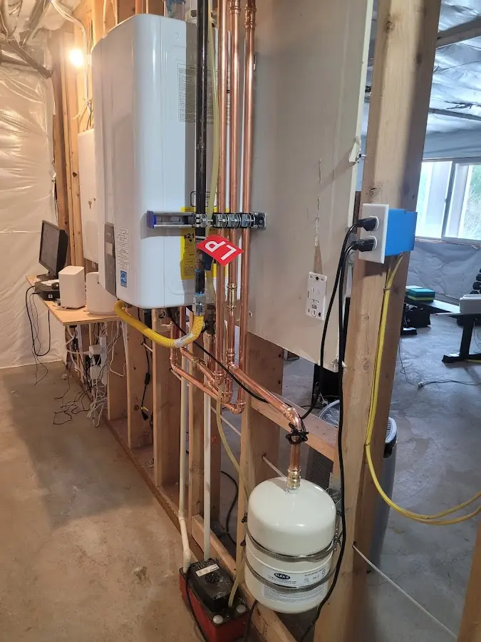 Licensed plumber repairing a kitchen sink in Monahans